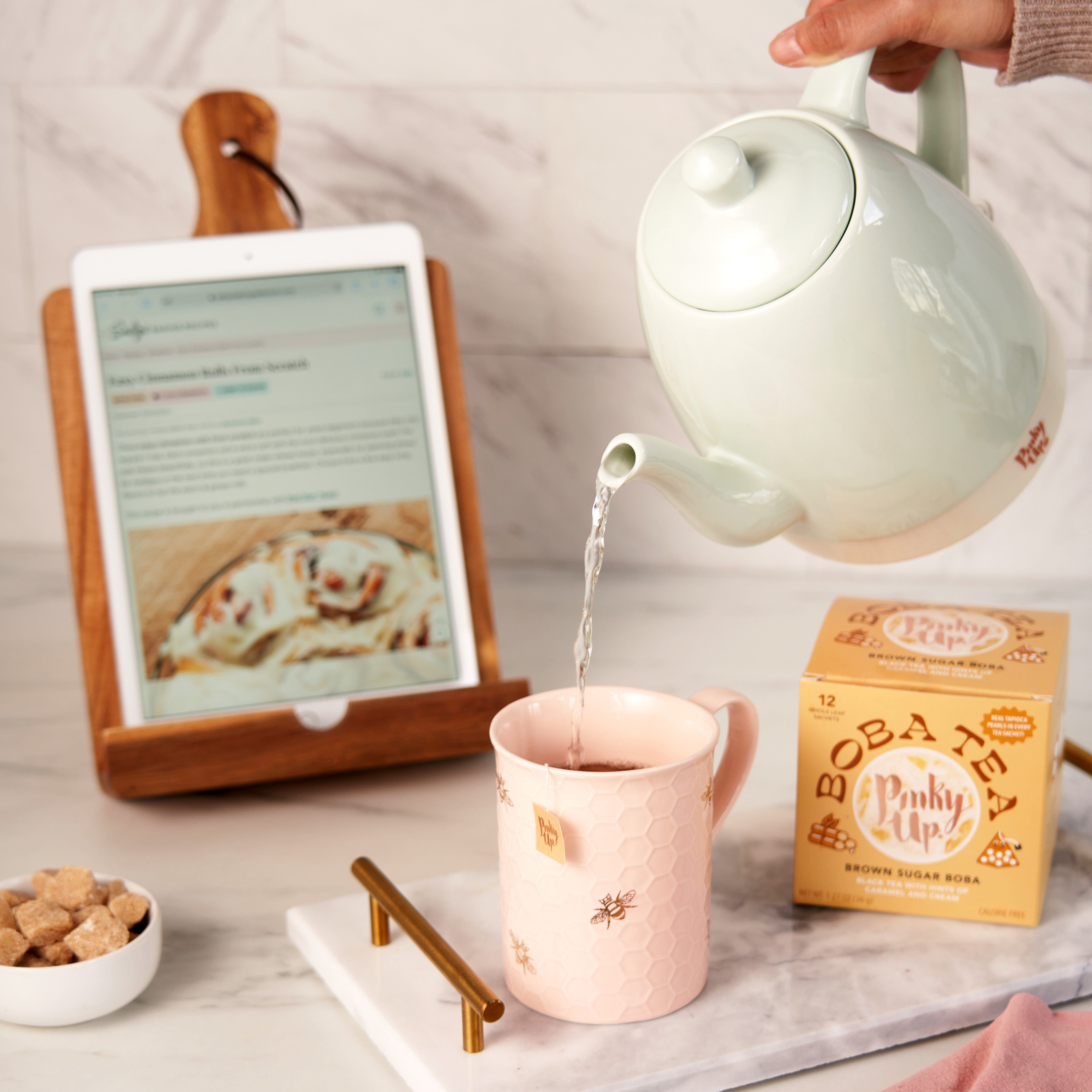 Annette: Honeycomb Ceramic Tea Mug & Infuser
