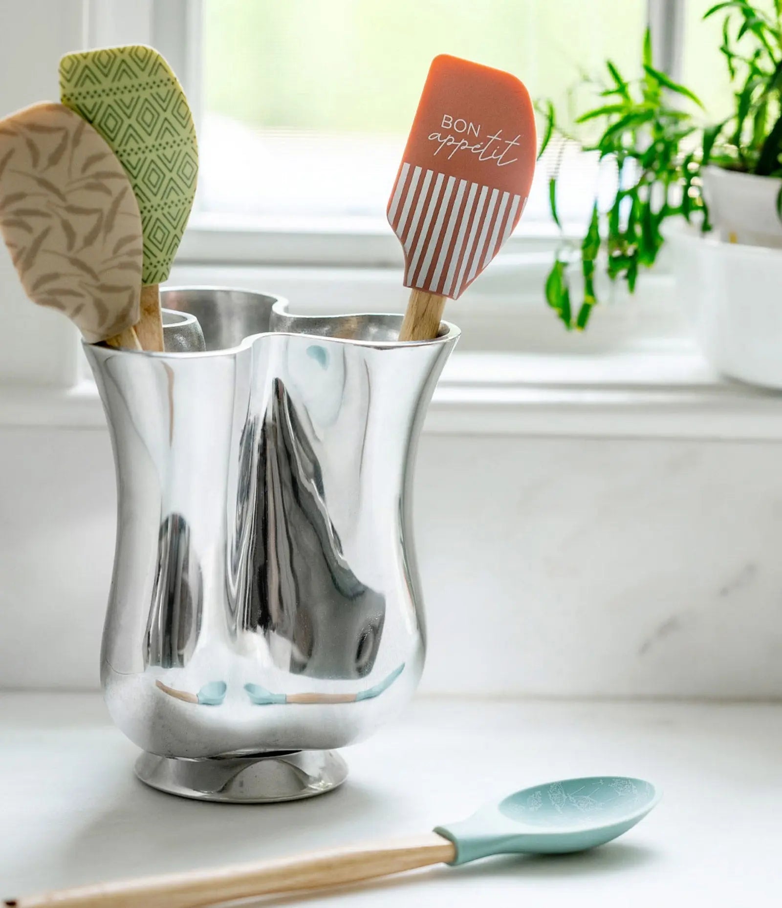 Krumbs Kitchen® Farmhouse Silicone Spatula Mitten Makers Market