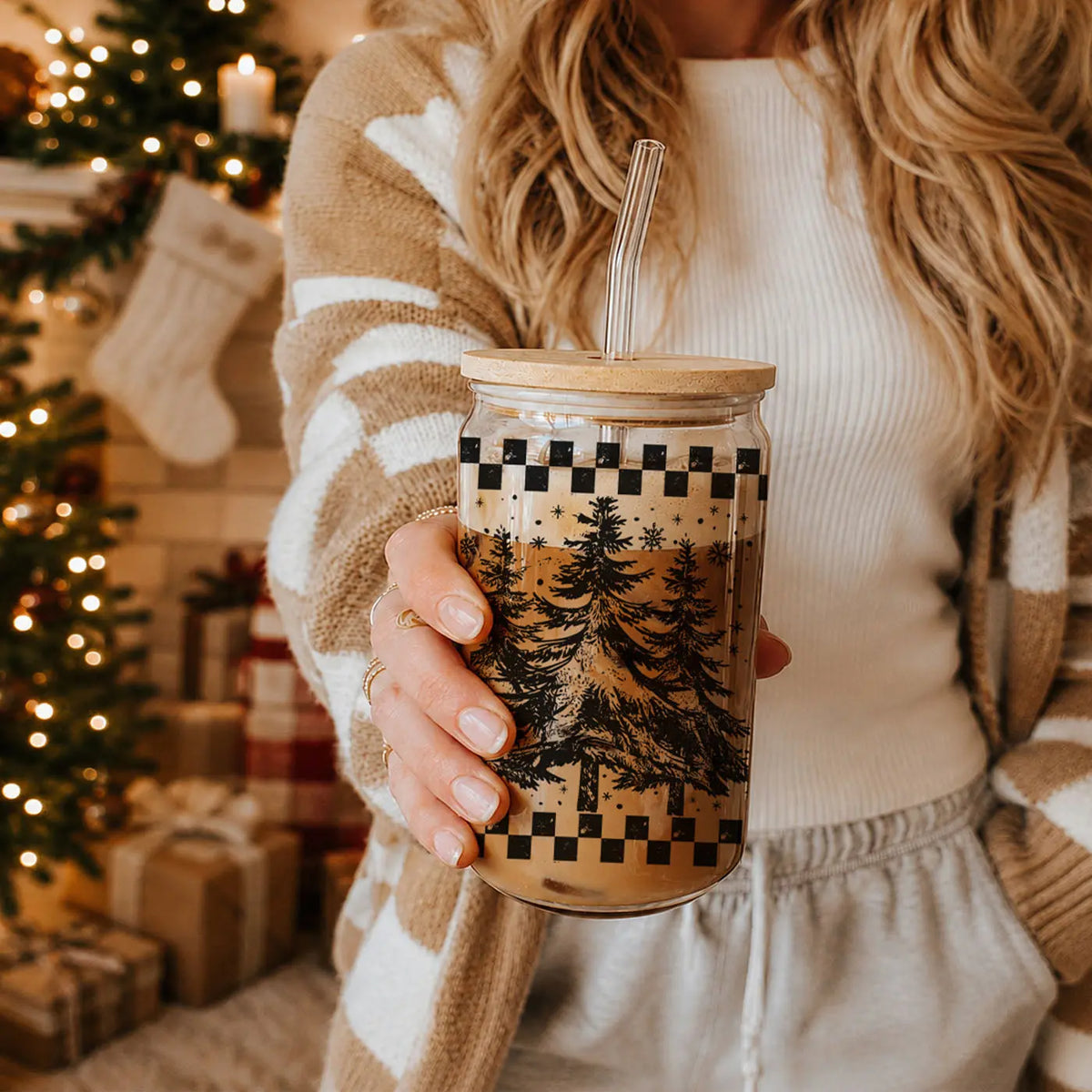 Retro Christmas Tree 17oz